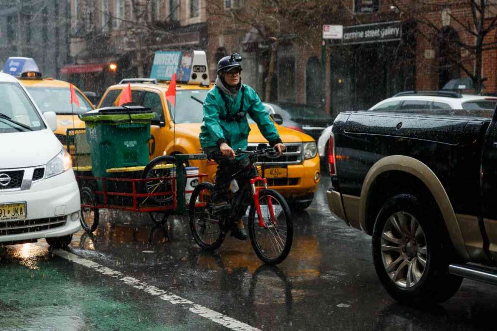 Microhaulers in megacities hauling food waste